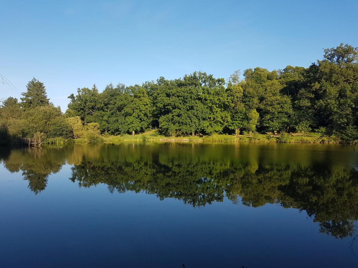camping de la chagnée Saint-Aubin-le-Cloud Extérieur photo